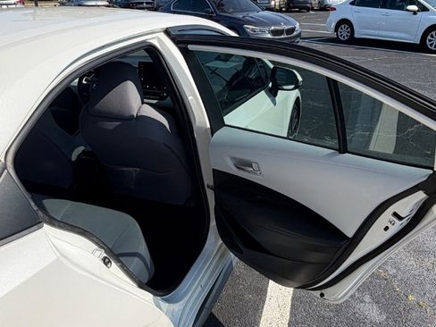 Used 2020 Toyota Corolla SE FWD image 24