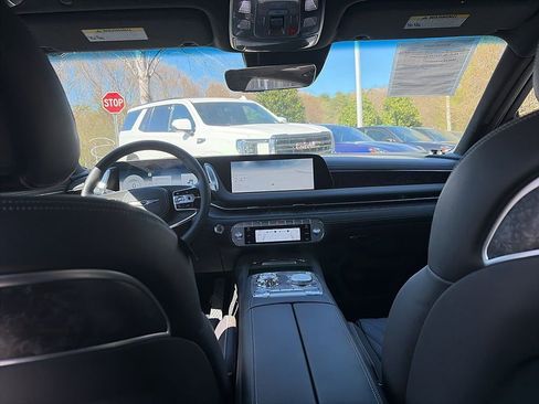 Used 2025 Genesis G90 3.5T image 5