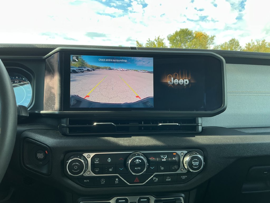 Used 2024 Jeep Gladiator Sport AWD/4WD image 31