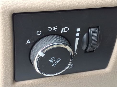 Used 2021 Jeep Grand Cherokee Limited AWD/4WD image 16