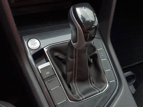 Used 2023 Volkswagen Tiguan SE w/ Panoramic Sunroof Package image 27