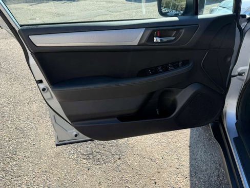 Used 2018 Subaru Outback 2.5i Premium AWD/4WD image 8