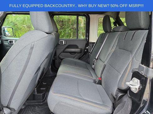 Used 2025 Jeep Wrangler Unlimited Sahara AWD/4WD image 10