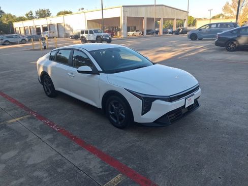 Used 2025 Kia K4 FWD image 6