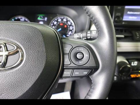 Used 2022 Toyota RAV4 XLE Premium AWD/4WD image 23