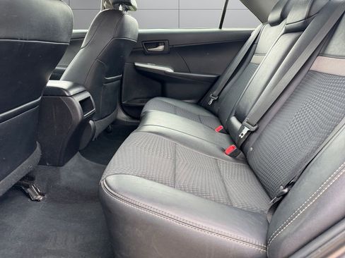 Used 2014 Toyota Camry SE FWD image 16