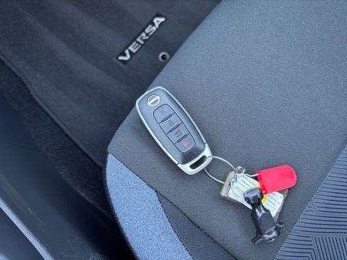 Used 2025 Nissan Versa SV FWD image 21