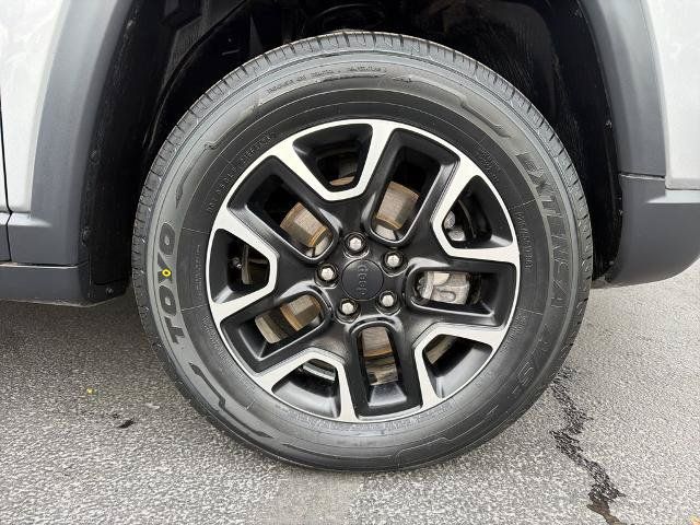 Used 2020 Jeep Compass Trailhawk AWD/4WD image 5