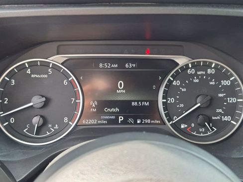 Used 2024 Nissan Rogue SV FWD image 3