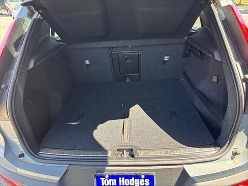 Used 2020 Volvo XC40 T4 Inscription FWD image 25