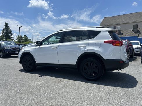 Used 2015 Toyota RAV4 LE AWD/4WD image 6