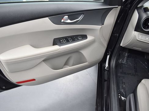 Used 2021 Kia Forte LXS FWD image 32