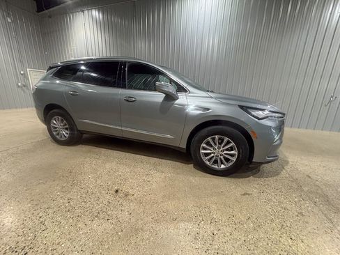 Used 2024 Buick Enclave Premium image 5