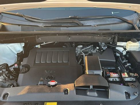 Used 2016 Toyota Highlander Limited image 3