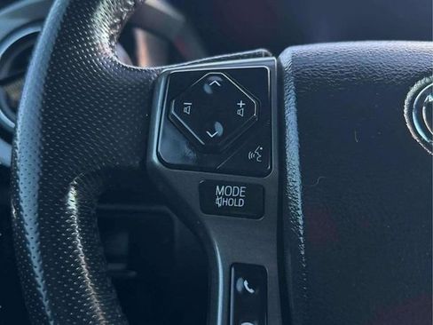 Used 2016 Toyota Tacoma TRD Sport w/ Towing Package image 29