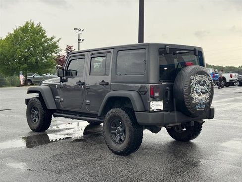 Used 2017 Jeep Wrangler Unlimited Sport w/ Connectivity Group AWD/4WD image 5