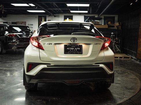 Used 2019 Toyota C-HR Limited FWD image 6