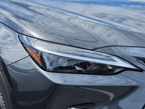 Used 2025 Lexus NX 250 FWD w/ Premium Package image 4