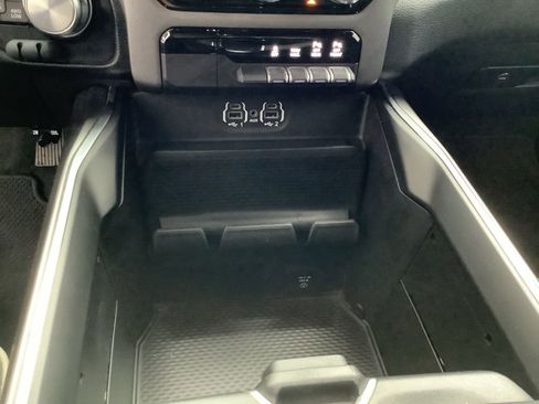 Used 2022 RAM 1500 Laramie w/ Sport Appearance Package image 20