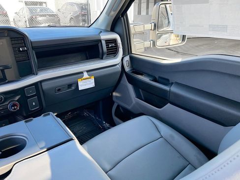 New 2026 Ford F350 XL w/ XL Chrome Package image 24