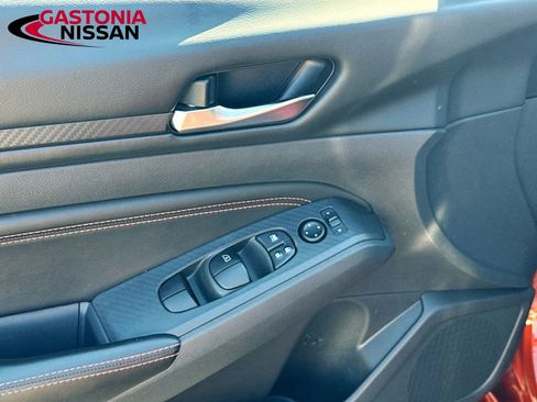 Used 2022 Nissan Altima 2.5 SR FWD image 22