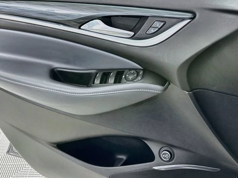 Used 2019 Buick Enclave Essence AWD/4WD image 21