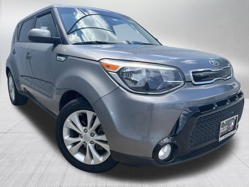 Used 2016 Kia Soul + FWD image 3
