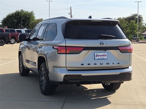 Used 2023 Toyota Sequoia Platinum image 6