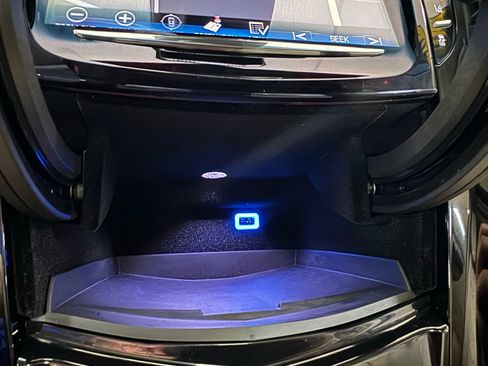 Used 2015 Cadillac Escalade Luxury image 37