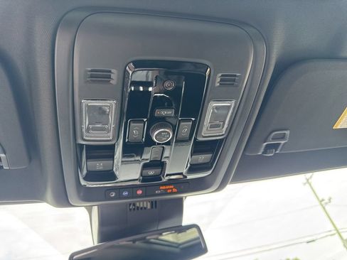 Used 2026 GMC Yukon Denali w/ Sun & Power Step Package AWD/4WD image 33