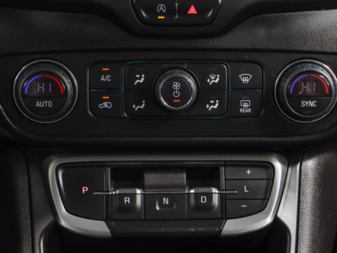 Used 2022 GMC Terrain SLT image 20