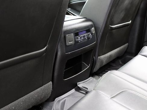 Used 2019 Chevrolet Tahoe LT w/ LT Signature Package image 14