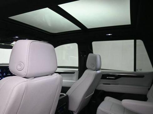 Used 2025 Chevrolet Tahoe Premier w/ Sun And Tow Package AWD/4WD image 19