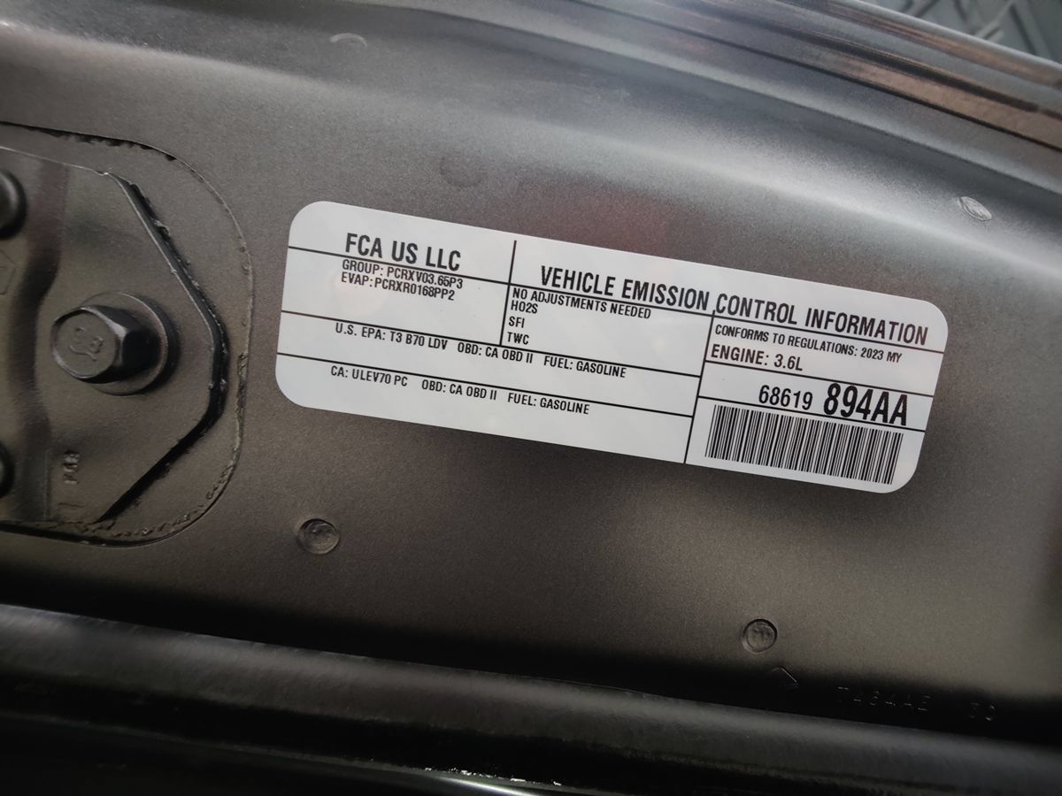 Used 2023 Chrysler 300 Touring L w/ Popular Equipment Group AWD/4WD image 5