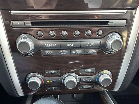 Used 2013 Nissan Pathfinder SL AWD/4WD image 33