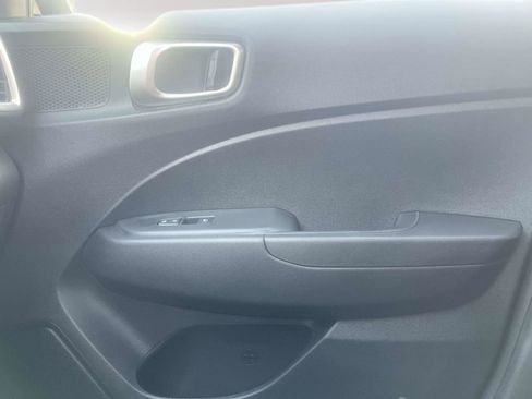 Used 2026 Hyundai Venue SE FWD image 22