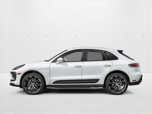 Used 2026 Porsche Macan AWD/4WD image 3