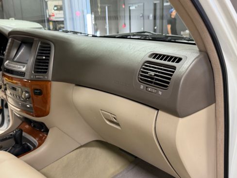 Used 2005 Lexus LX 470 4WD image 29