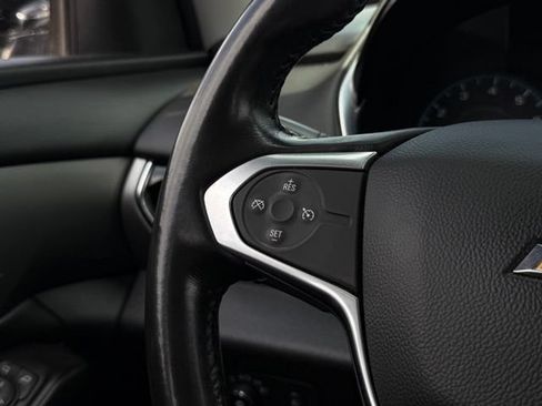 Used 2020 Chevrolet Traverse LT FWD image 9