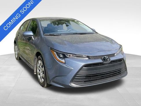 Used 2025 Toyota Corolla LE image 1