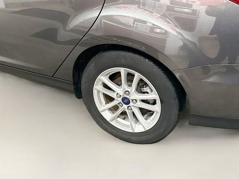 Used 2018 Ford Focus SE image 29