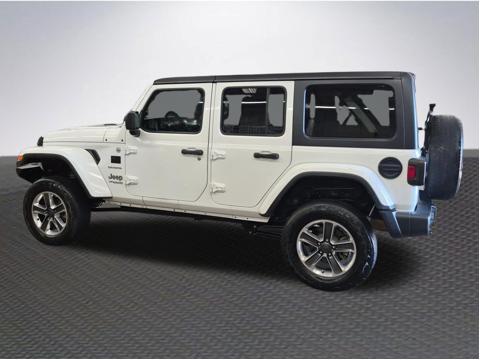 Used 2019 Jeep Wrangler Unlimited Sahara AWD/4WD image 5