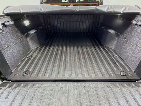 Used 2025 Toyota Tacoma SR5 AWD/4WD image 21