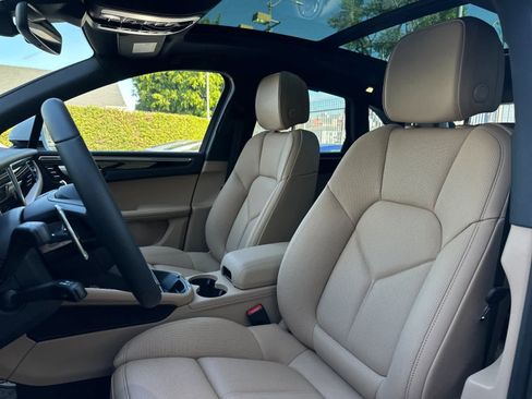 New 2026 Porsche Macan S AWD/4WD image 5