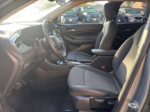 Used 2025 Buick Encore GX Preferred image 27
