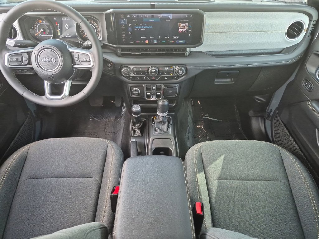 Used 2026 Jeep Wrangler Unlimited Sahara AWD/4WD image 29