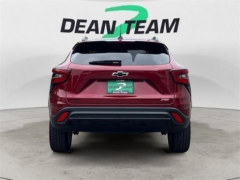 Used 2025 Chevrolet Trax RS w/ Driver Confidence Package image 7