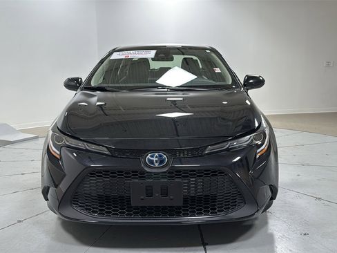 Used 2022 Toyota Corolla LE image 2