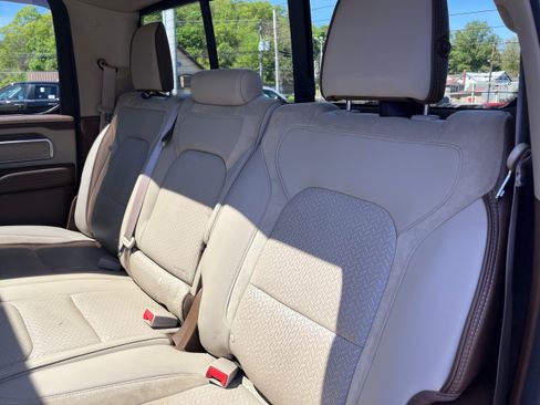 Used 2019 RAM 1500 Laramie AWD/4WD image 13