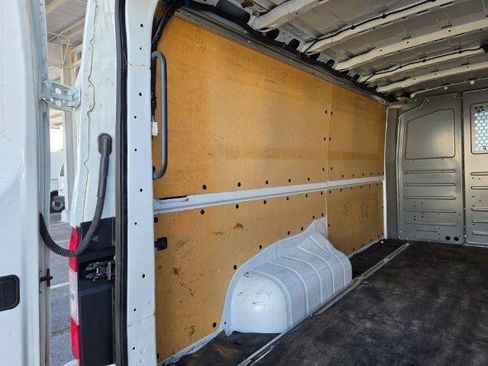Used 2020 Nissan NV 2500 SV RWD image 37